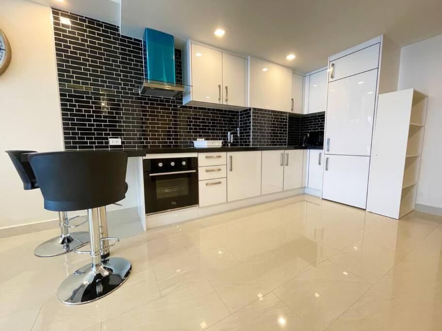 Large Luxury, Pool View, Grand Avenue, Pattaya - 202 Apartment Exterior foto